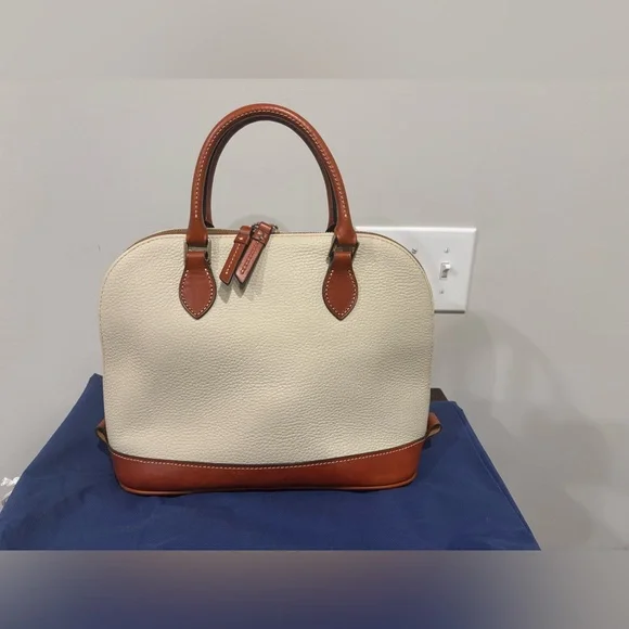 🌟Authentic Dooney & Bourke Pebble Grain Zip Zip Satchel 🌟 - Picture 3 of 11